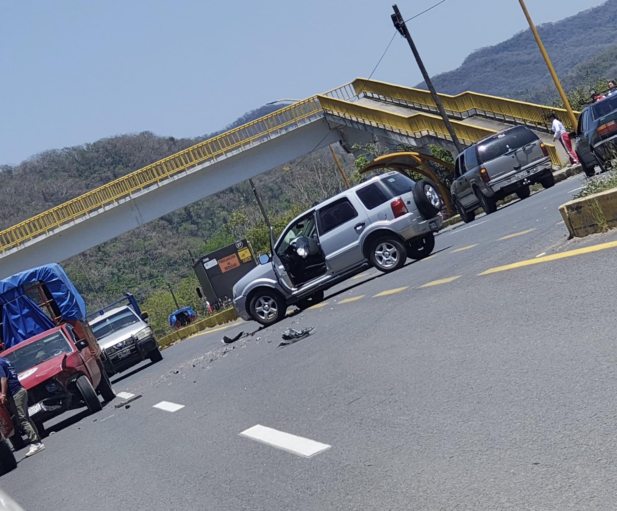 Accidente en Huejutla: camioneta choca con unidad de la ruta Huejutla-Tehuetlán