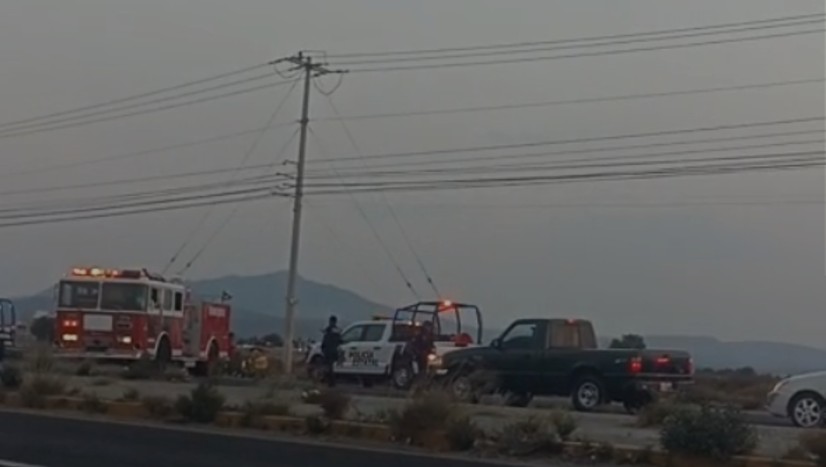 Accidente en la carretera Pachuca – Sahagún: Auto cae a canal, reportan lesionados