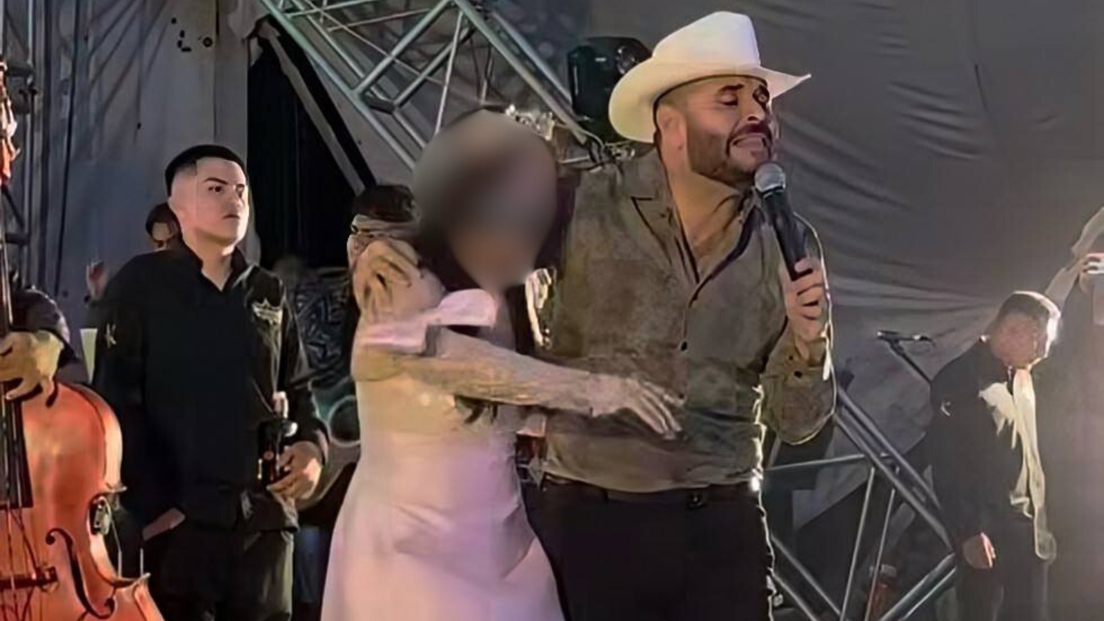 Alcalde de Tianguistengo derrocha millones en fiesta de XV años
