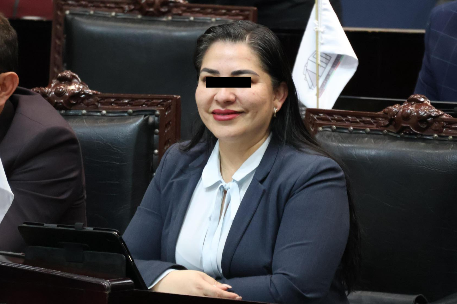 Suspenden derechos partidarios a diputada vinculada a caso en Zimapán