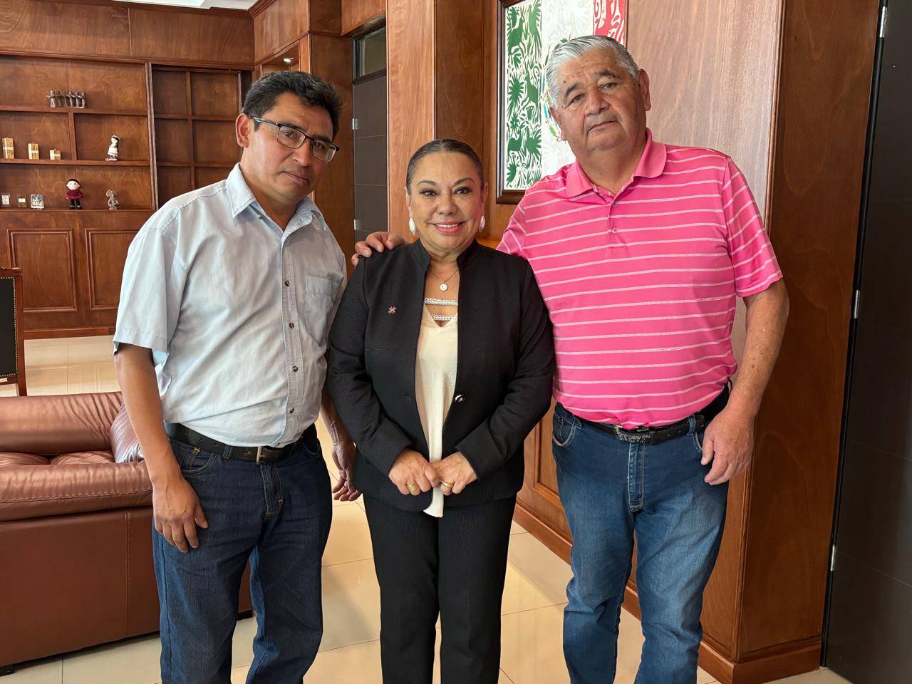 En puerta firma de convenio de colaboración entre Ayuntamiento de Tulancingo y Tianguis Tradicional