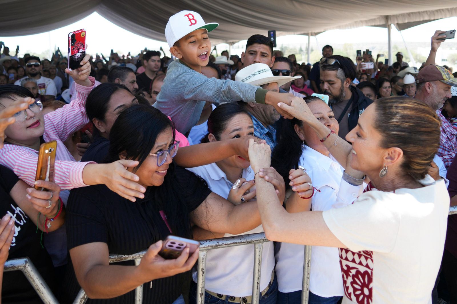 VIDEO: Claudia Sheinbaum arranca construcción de más de 7 mil  viviendas en Aguascalientes