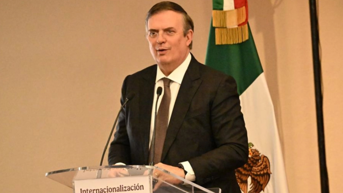Cambios en aranceles para autos dan cierta ventaja a México: Ebrard
