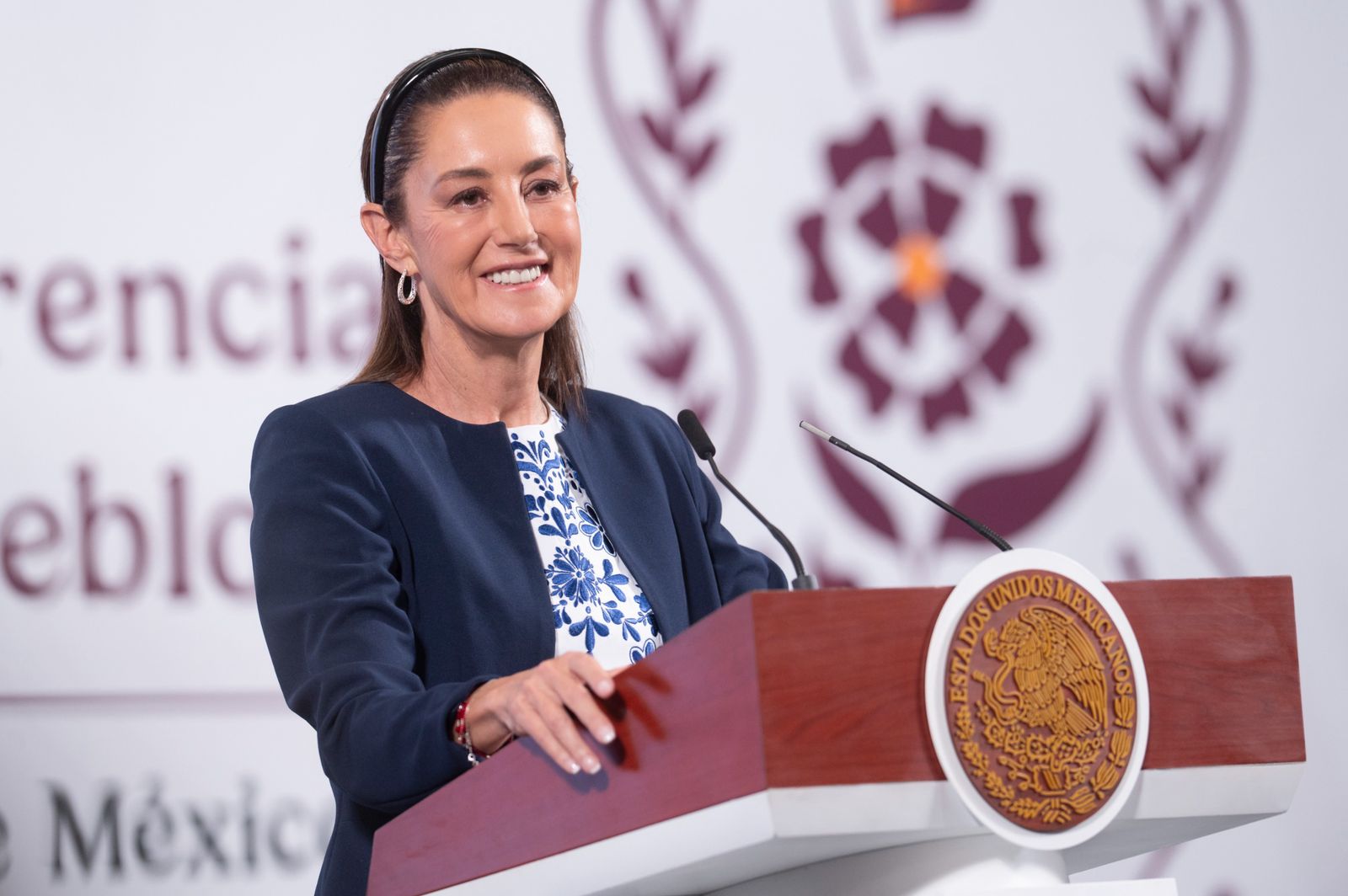 Sheinbaum presenta Ley Nacional para eliminar trámites burocráticos y combatir la corrupción