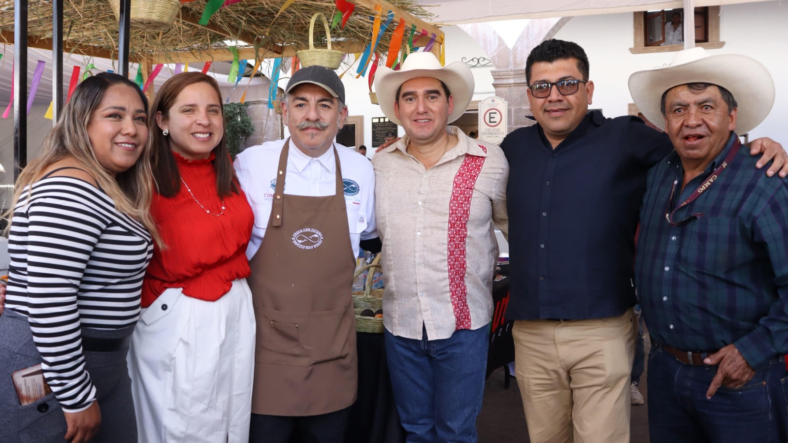 Tecozautla: chef Aquiles Chávez da clase en Muestra Gastronómica Regional