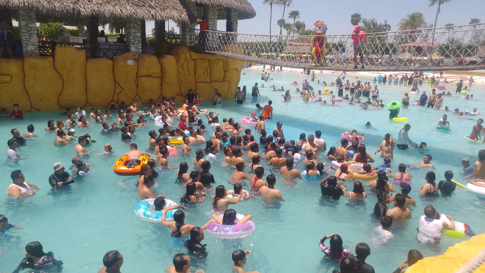 Semana Santa 2025: abarrotan balnearios en Ixmiquilpan; esperan lleno total