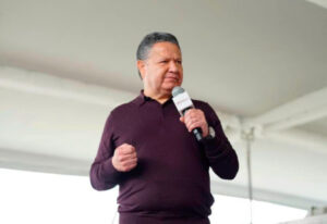 Julio Menchaca anuncia la construcción del Centro de Atención para el Pueblo en Hidalgo