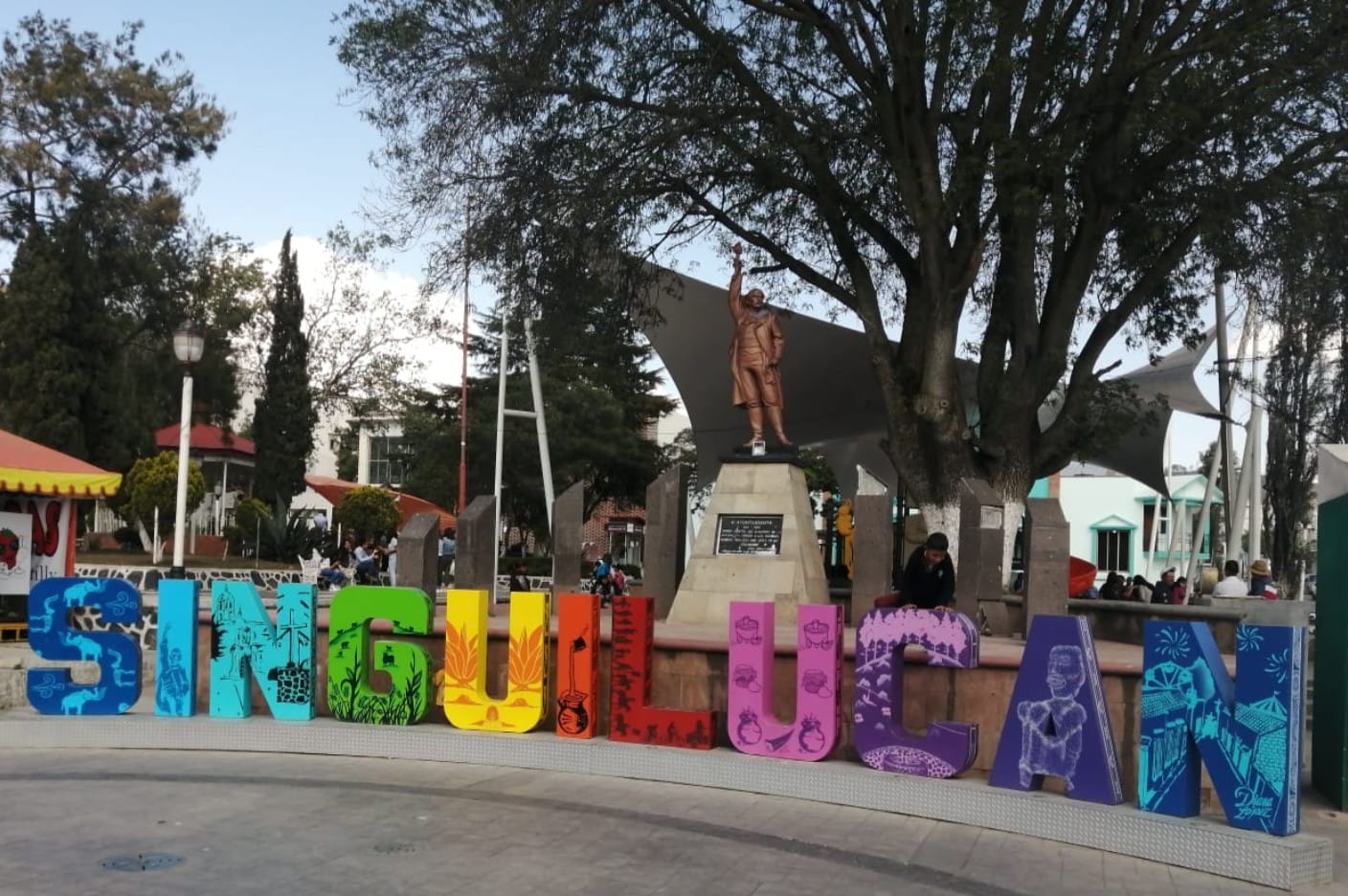 Priorizan rehabilitación de plaza cívica en Singuilucan, pero el mercado sigue sin operar