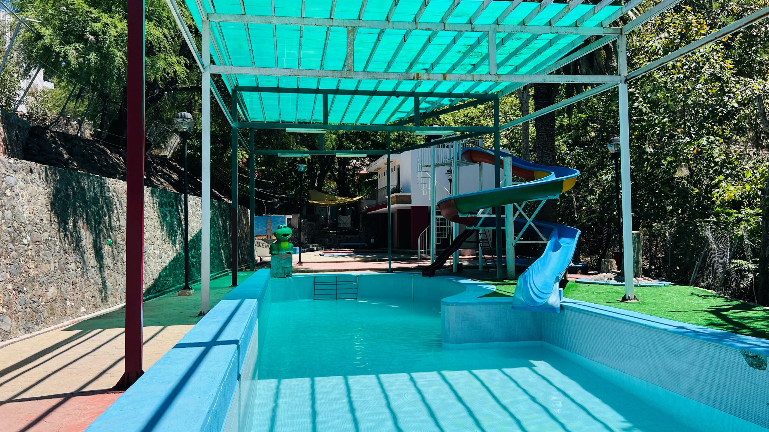 Rehabilitan alberca municipal en San Agustín Metzquititlán; el acceso será gratuito