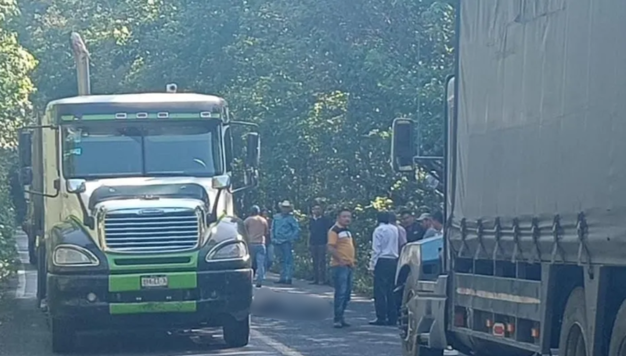 Tlanchinol: Trailero es víctima de ataque armado en la  México-Tampico