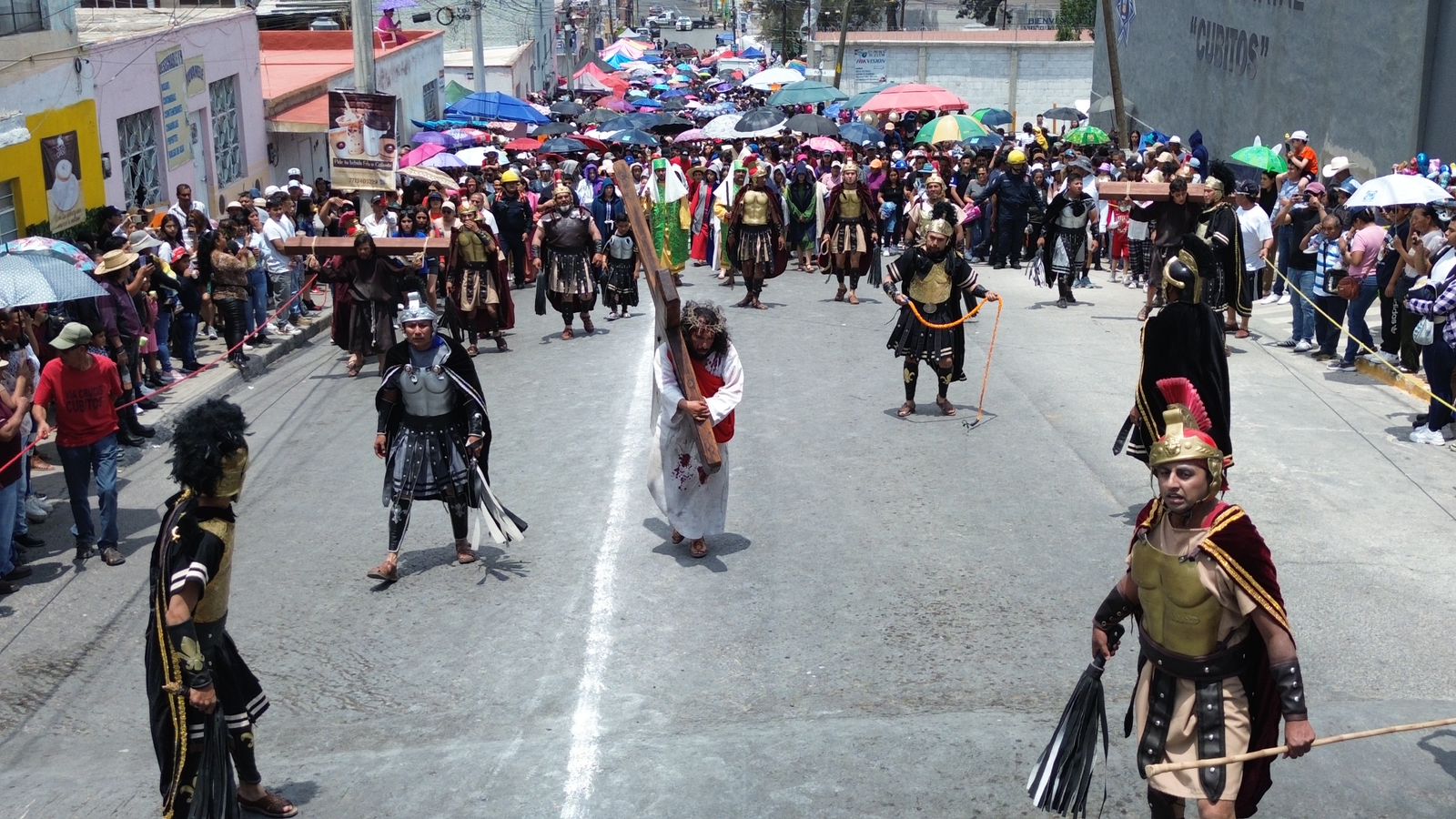 Saldo blanco durante Viacrucis y procesión del silencio en Pachuca