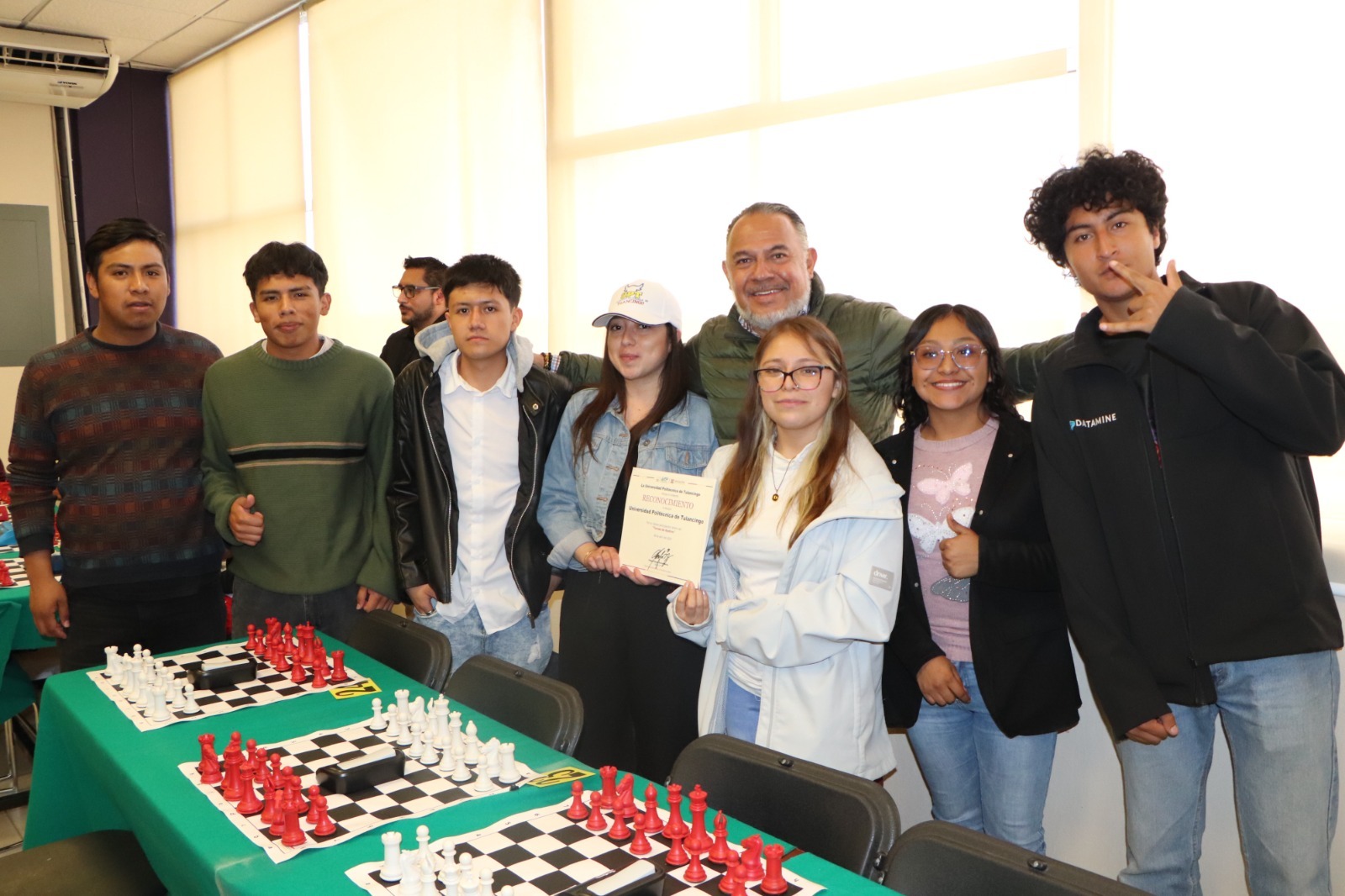 UPT celebra su primer Torneo Regional de Ajedrez; 8 instituciones participaron