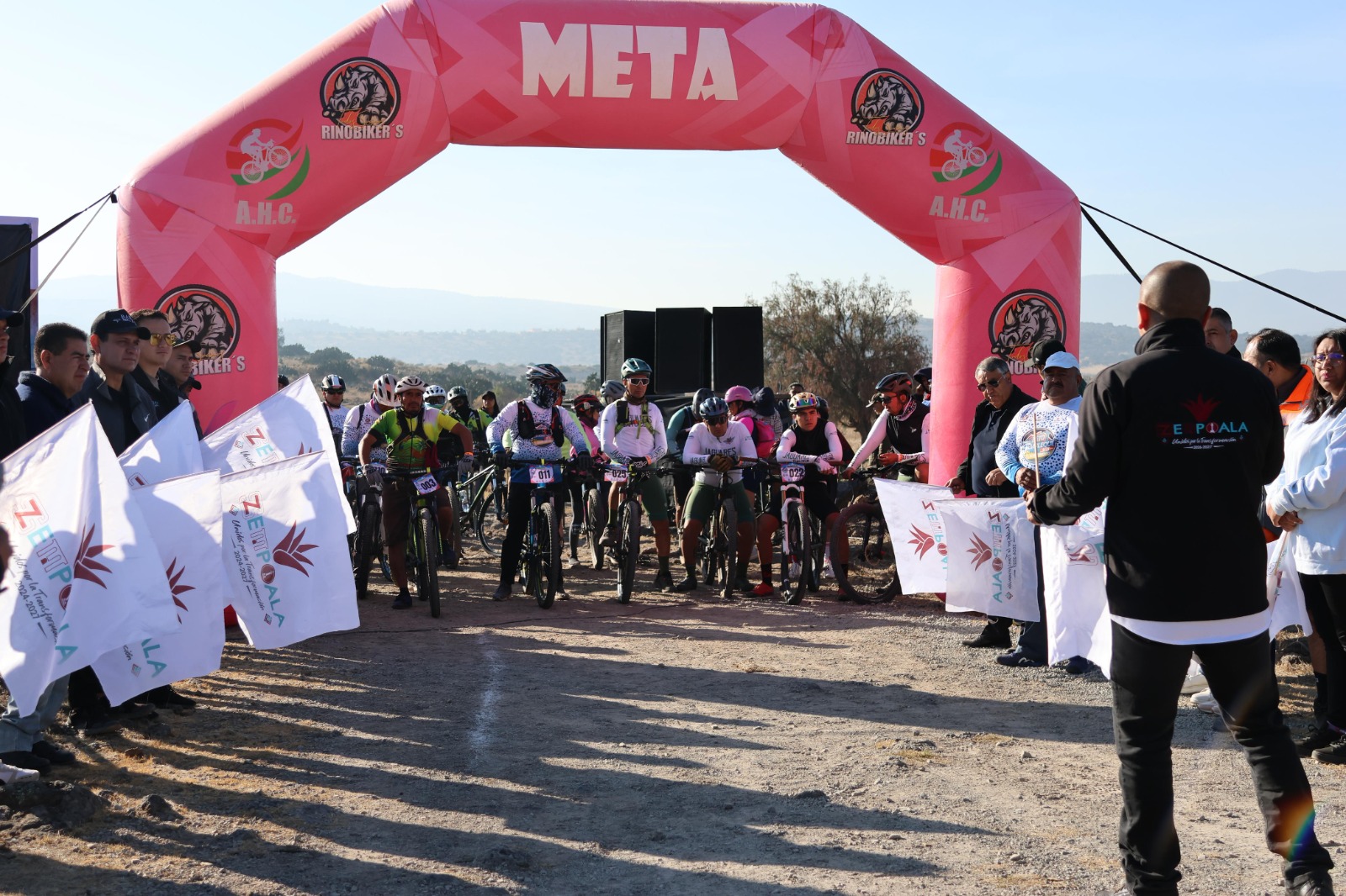 Ciclistas recorren cuatro pueblos históricos en el “Reto Tembleque” 2025