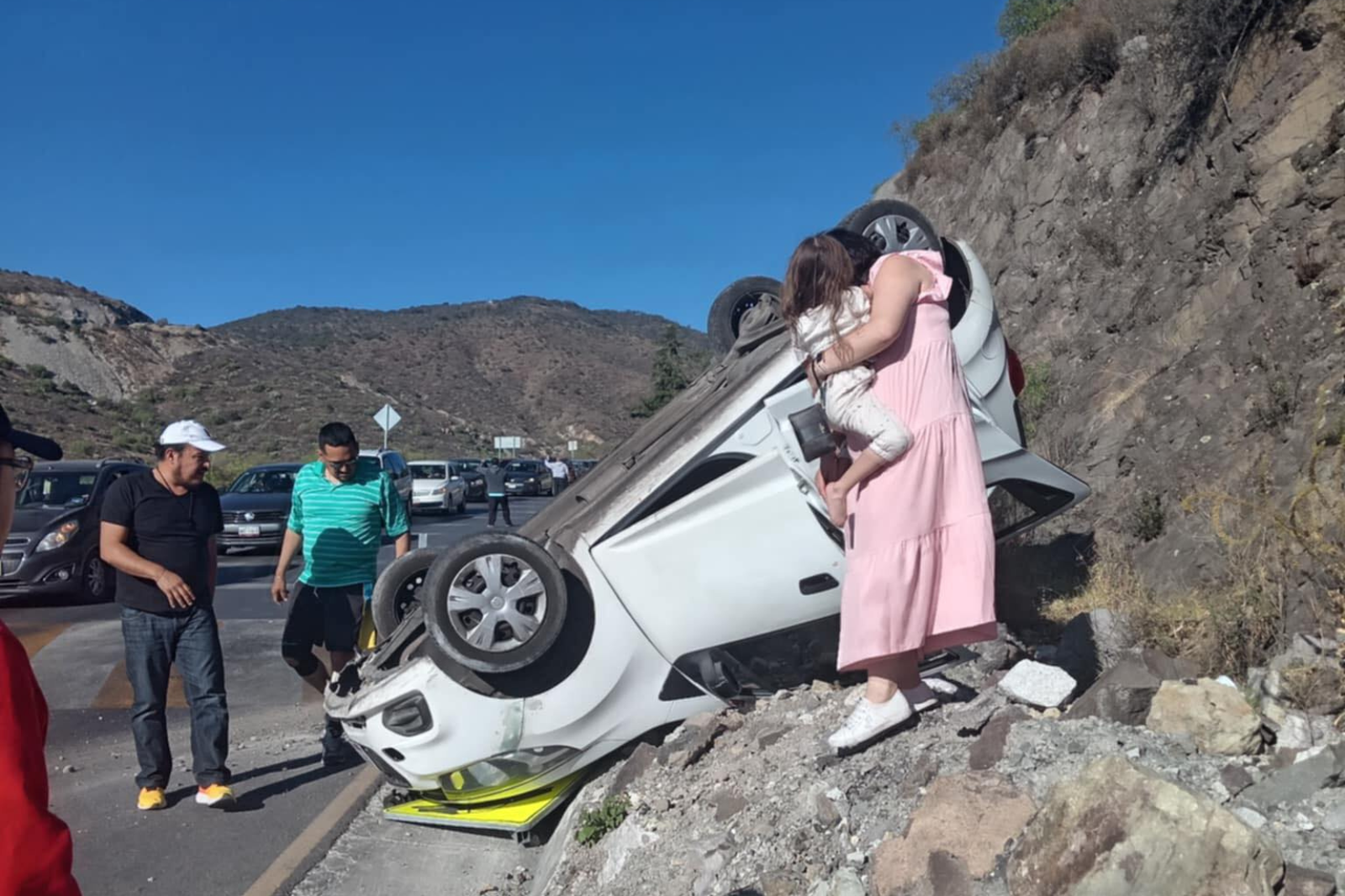 Accidente en el Corredor de la Montaña deja tres heridos
