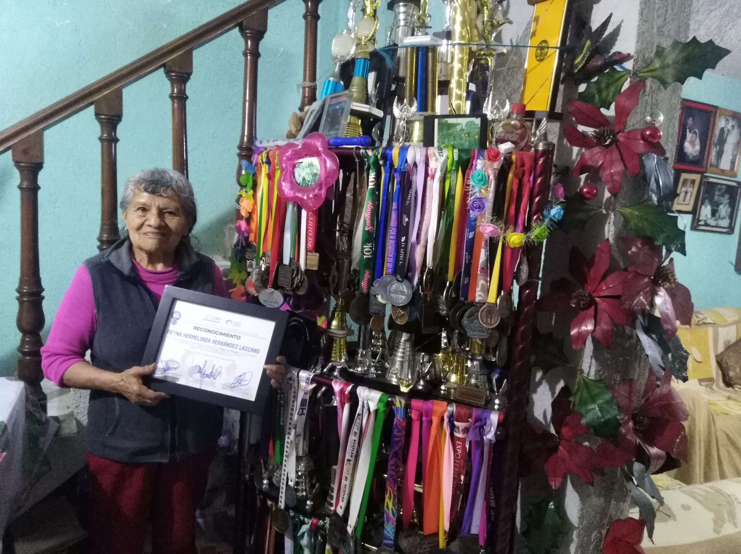 “Yo entrenaré hasta que el cuerpo aguante”: atleta Reyna a sus casi 80 años