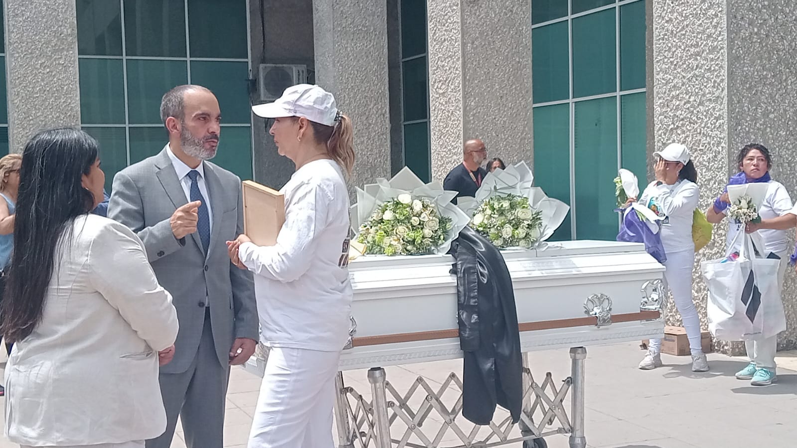 Familia de Gloria Saldaña exige justicia por feminicidio y denuncia a exprocuradores ante PGJEH