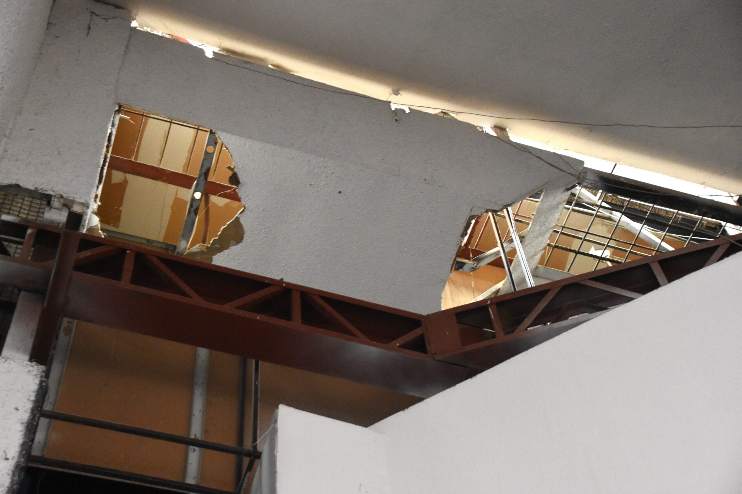 Granizada en Pachuca dañó edificios gubernamentales, viviendas y vehículos