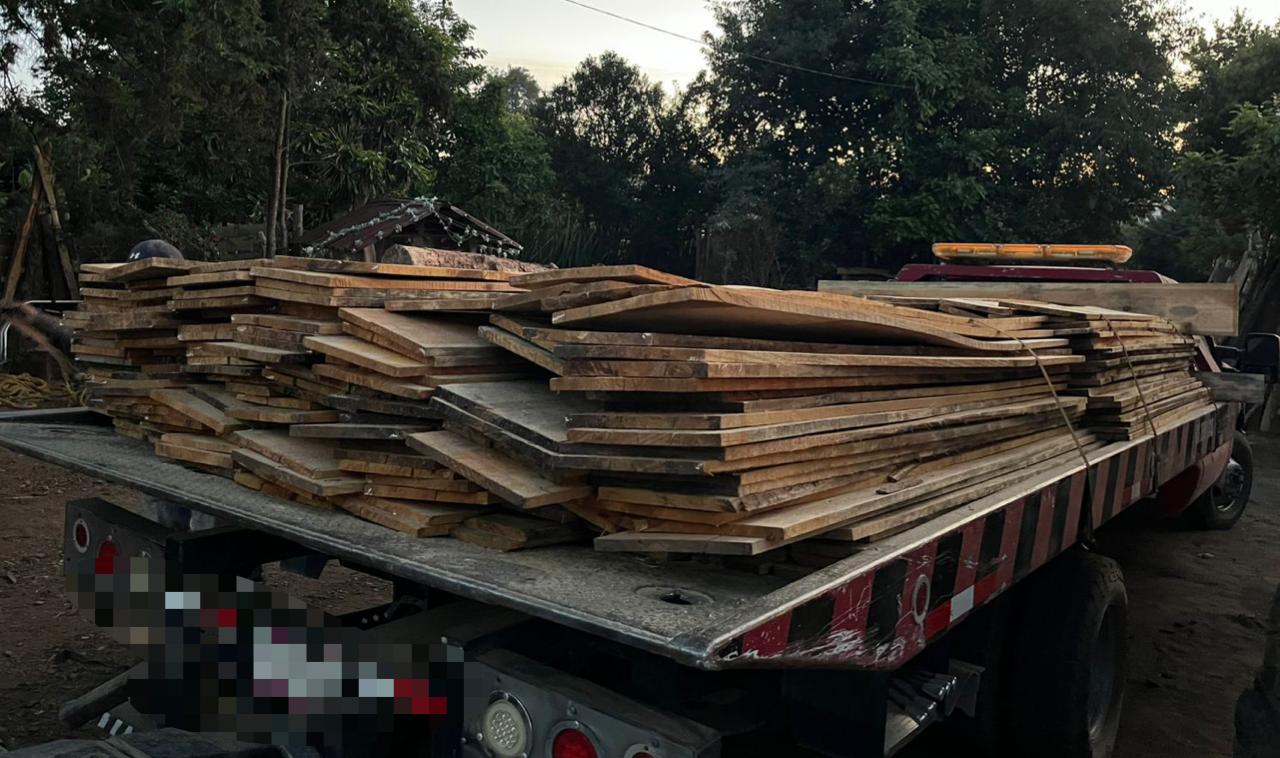 FGR realiza cateos en Acaxochitlán por uso ilegal de materias primas