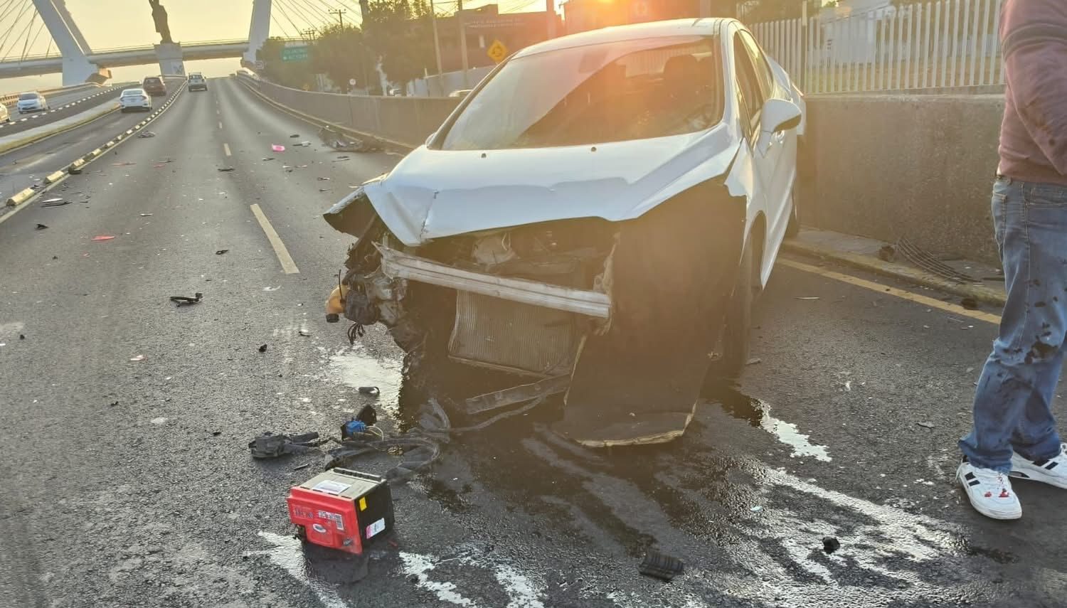 Pachuca: fuerte accidente en el bulevar Felipe Ángeles moviliza a cuerpos de emergencia | FOTOS