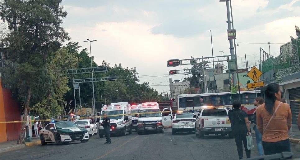 Autobús de la línea México-Tizayuca se estrella; hay un muerto y varios lesionados