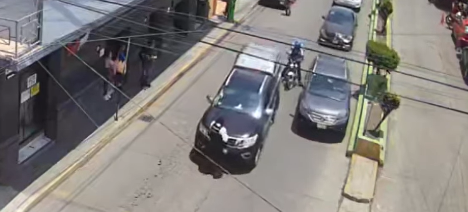 Conductora arrolla a oficial de tránsito en Tulancingo
