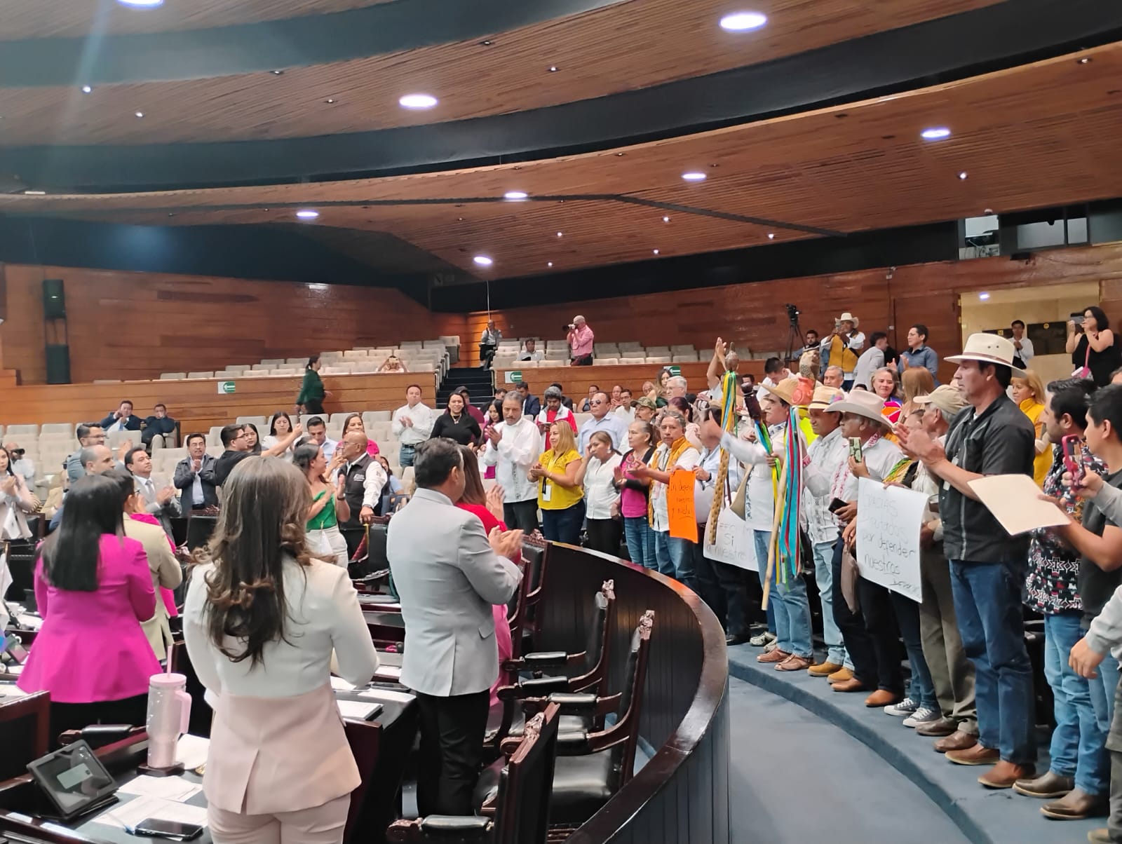 Congreso de Hidalgo aprueba reforma en favor de indígenas y afrodescendientes