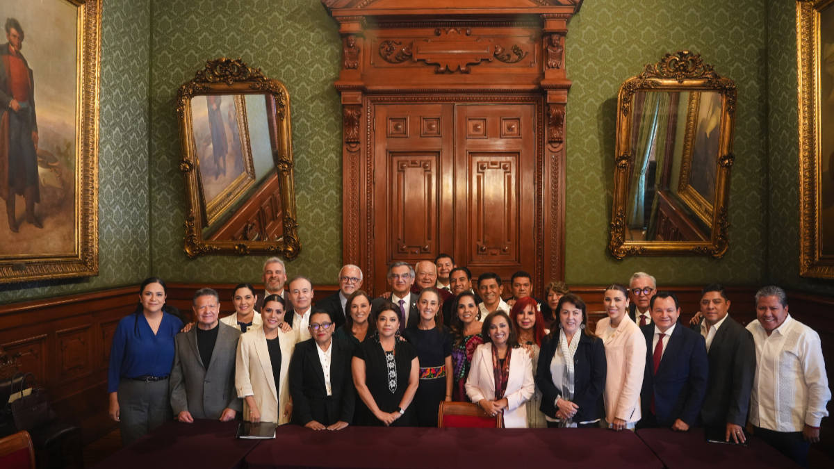 “Se está atendiendo abasto de medicamentos”: Julio Menchaca se reúne con Sheinbaum y otros gobernadores en Palacio Nacional