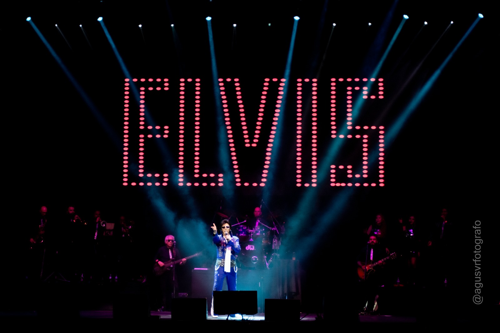 Héctor Ortiz celebra 52 años de carrera con tributo a Elvis