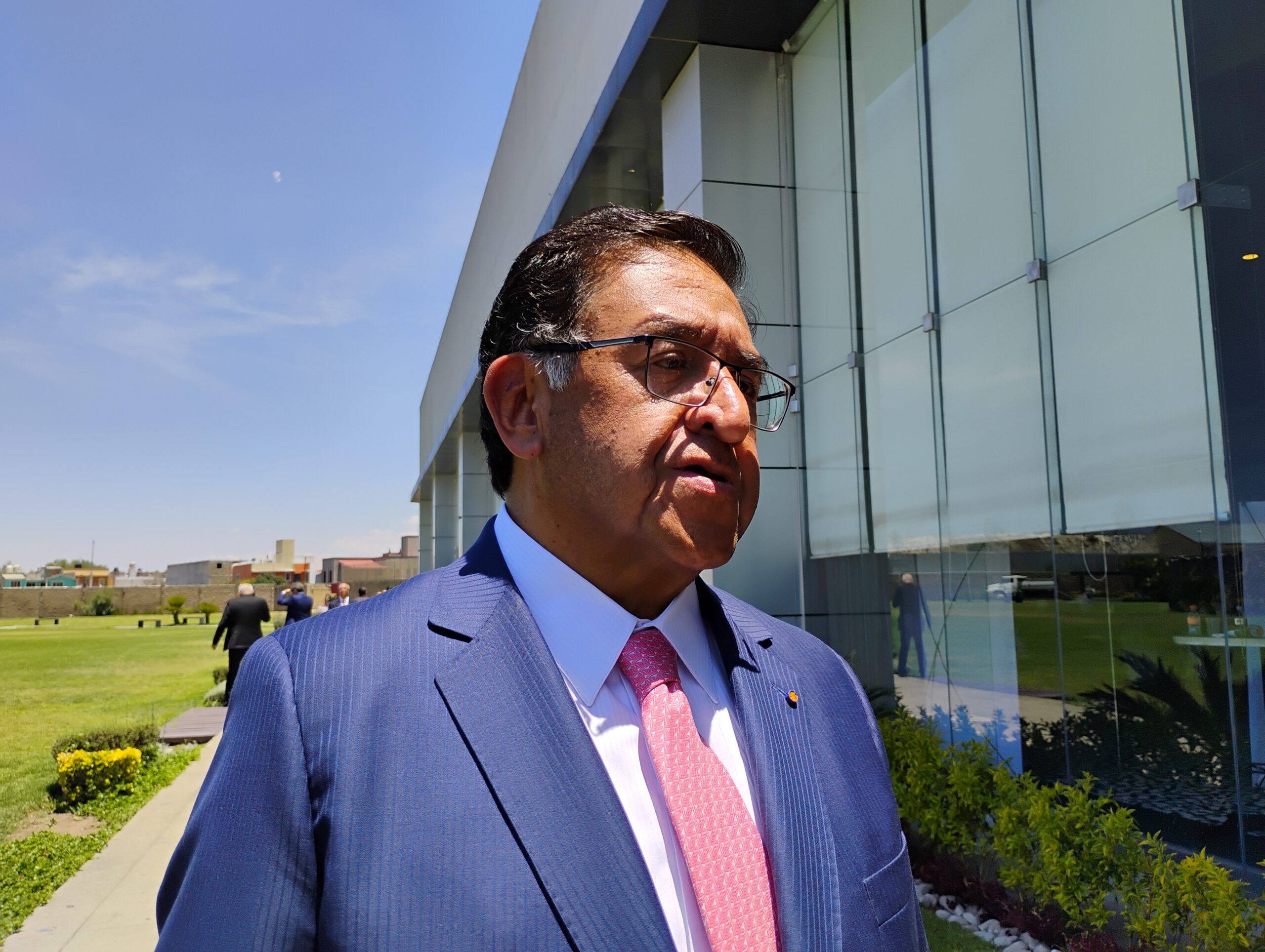 Colegio de Notarios está listo para liberar vías de tren al AIFA