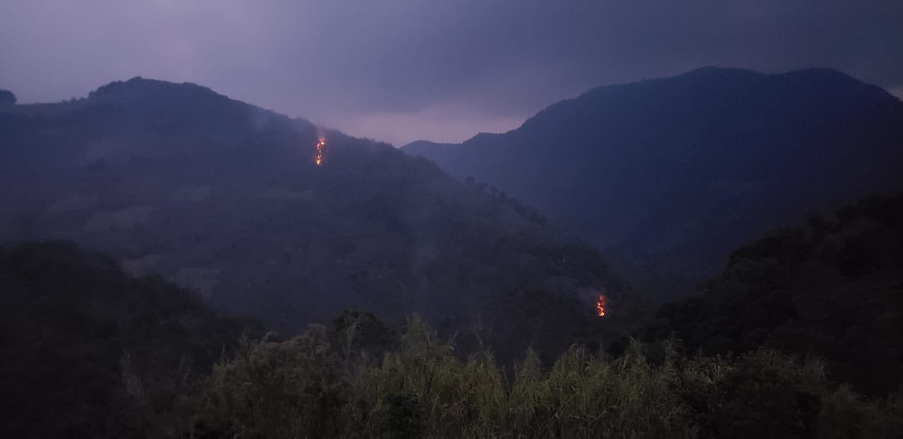 En Hidalgo tres incendios forestales en 24 horas; continúan trabajos para controlarlos