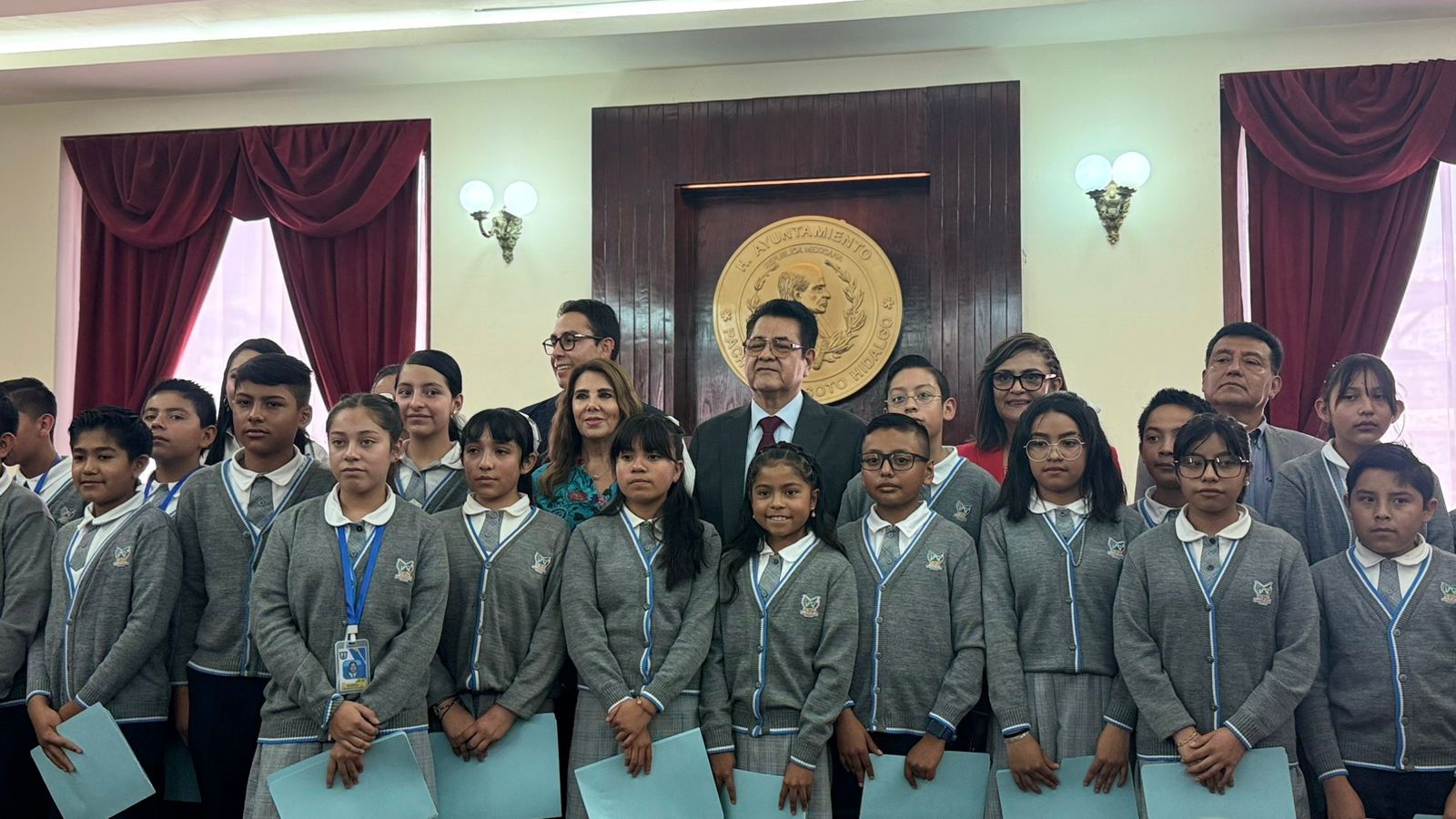 Niños y niñas participan en el Cabildo Infantil 2025 en Pachuca