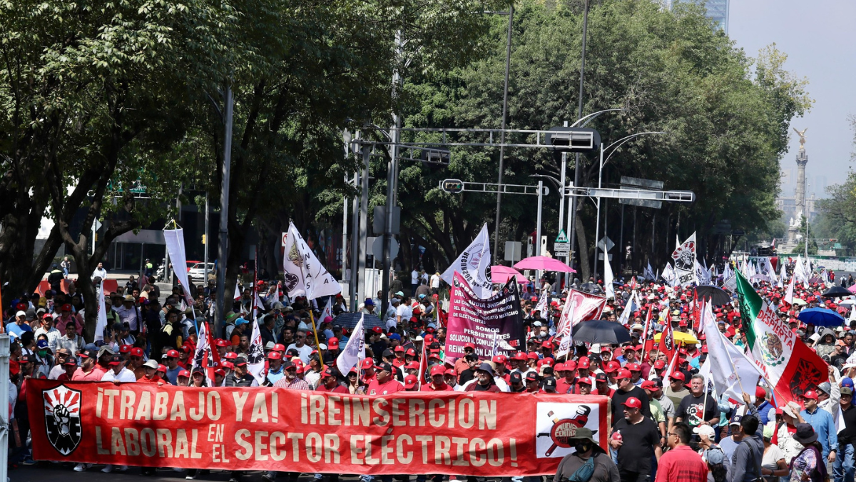 Reducción de jornada laboral demandan contingentes en marcha del Día del Trabajo