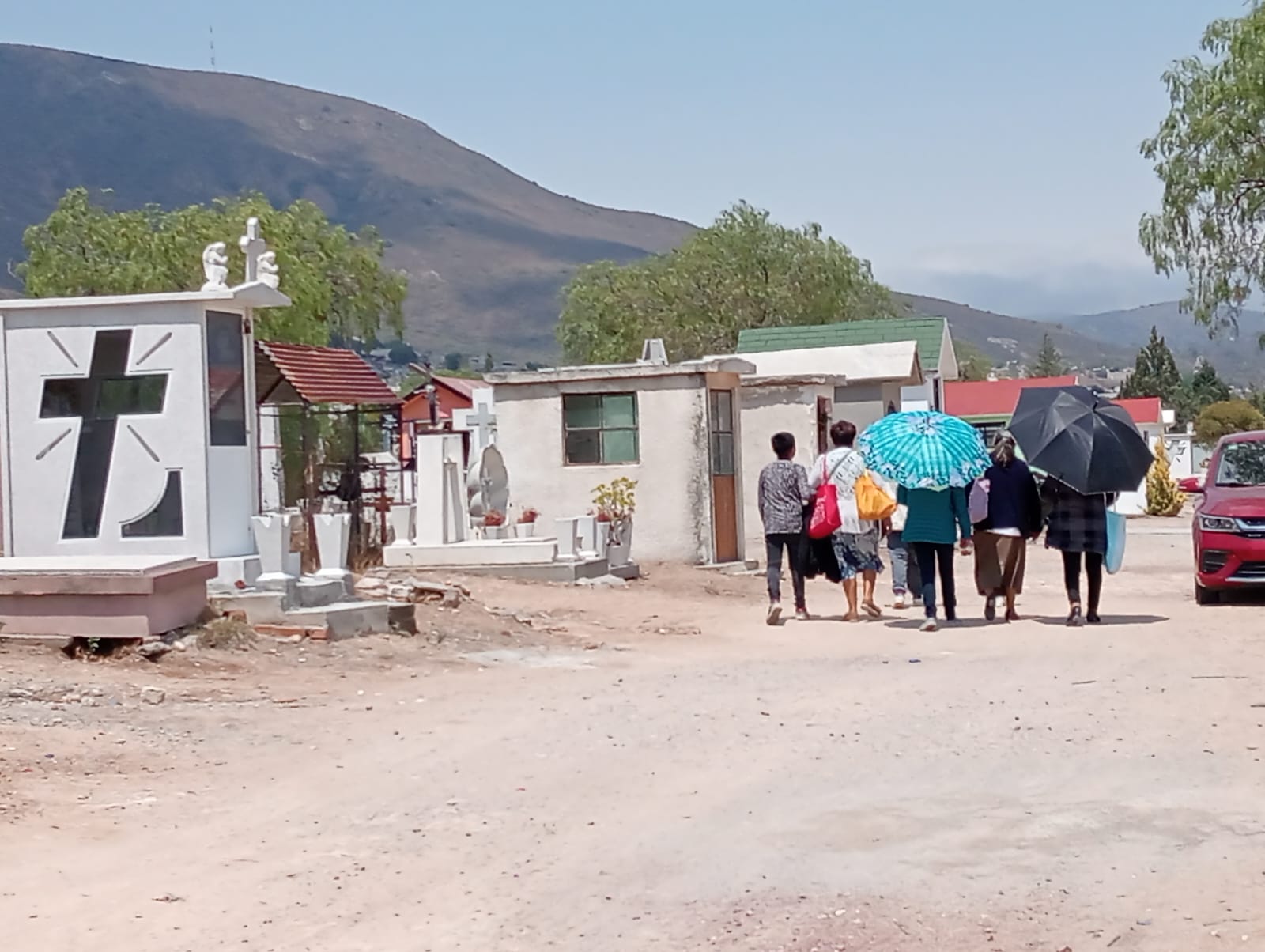 Panteón Municipal de Pachuca espera hasta 15 mil visitantes por Día de las Madres