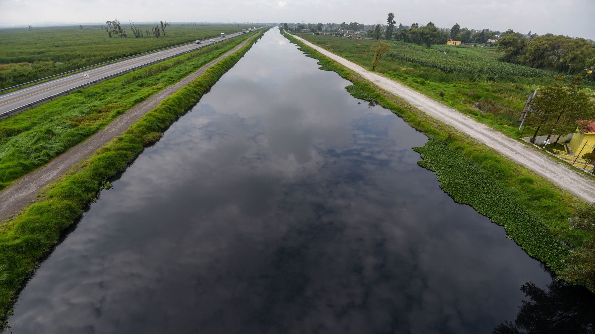 Avanza el revestimiento de canales en Hidalgo pese a inconformidades en Atitalaquia