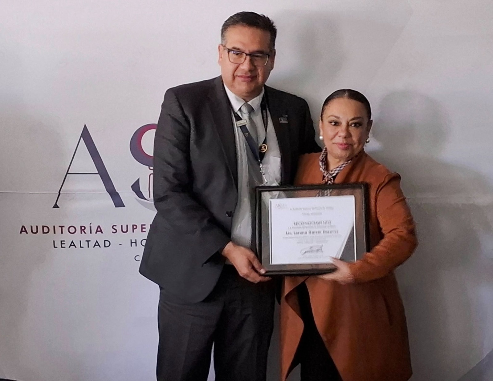 Recibe alcaldesa de Tulancingo reconocimiento otorgado por la ASEH