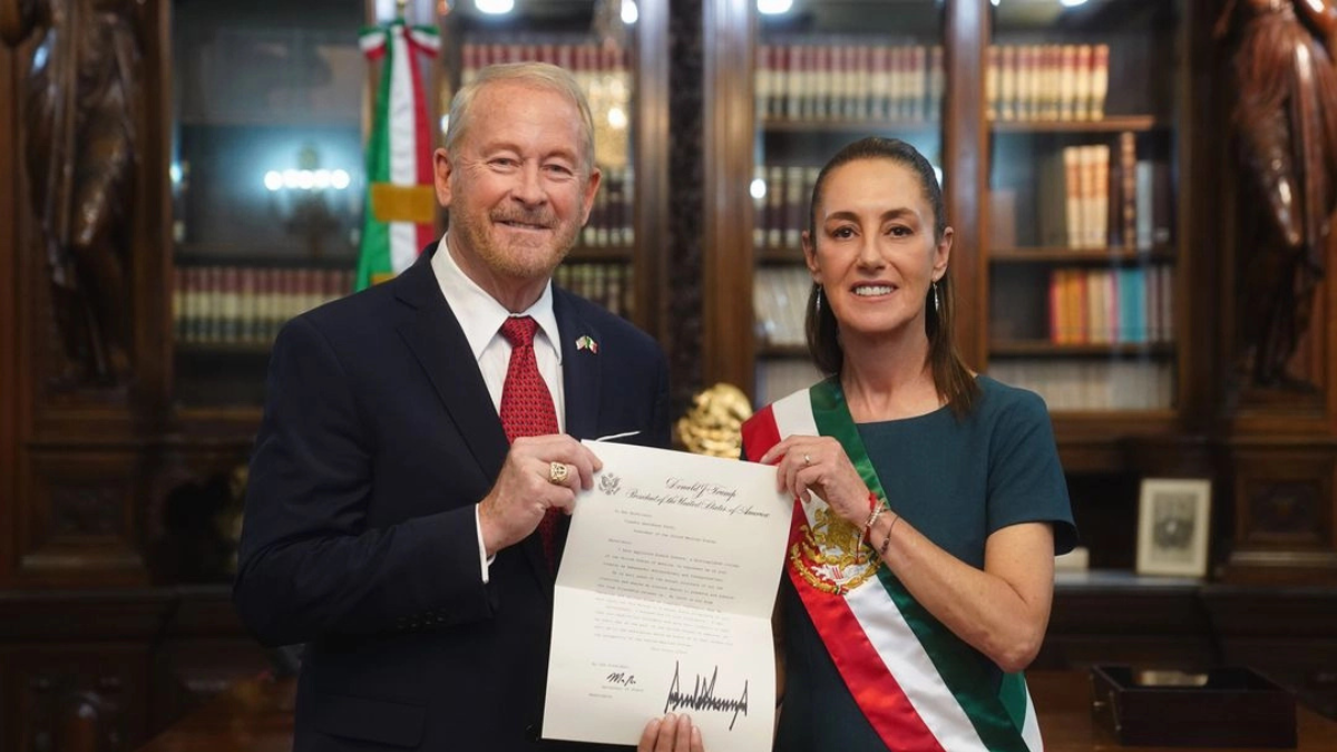 La presidenta Claudia Sheinbaum se reunió este lunes con el embajador de Estados Unidos en México, Ronald Johnson.