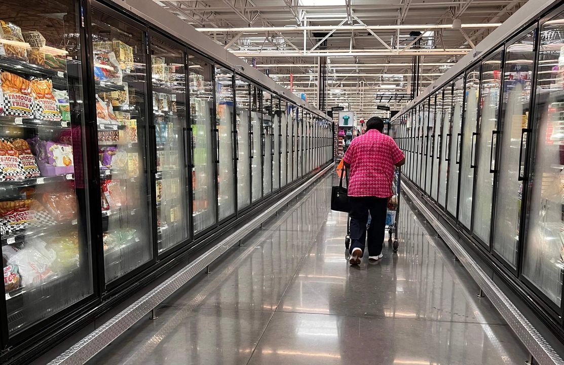 Trump advierte a Walmart: no suban precios, absorban costo de aranceles