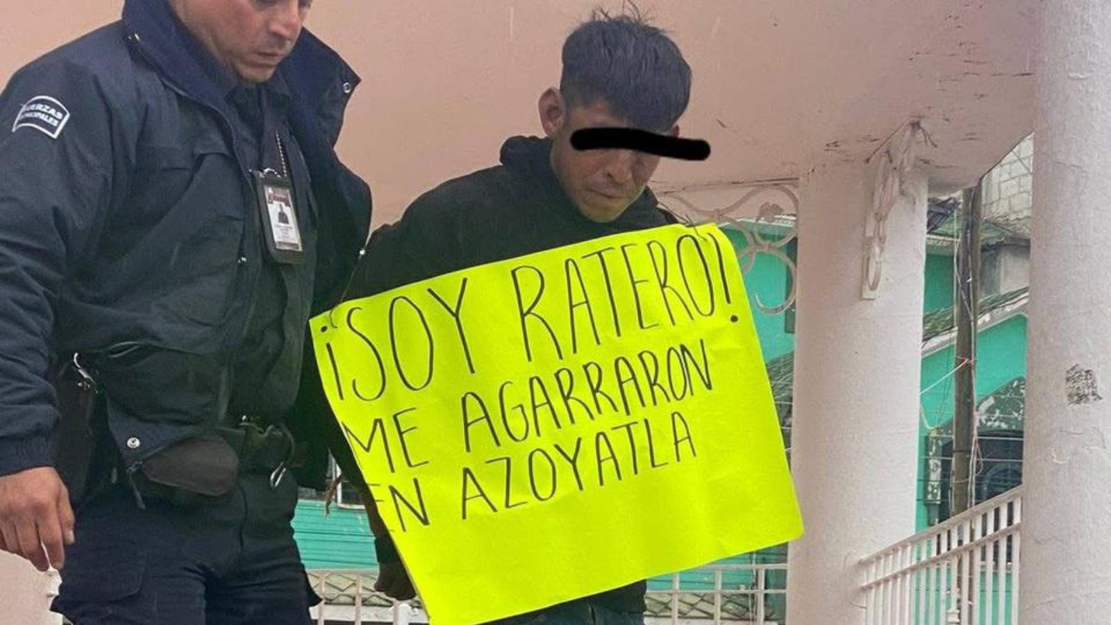 Vecinos de Azoyatla detienen y exhiben a presunto ladrón