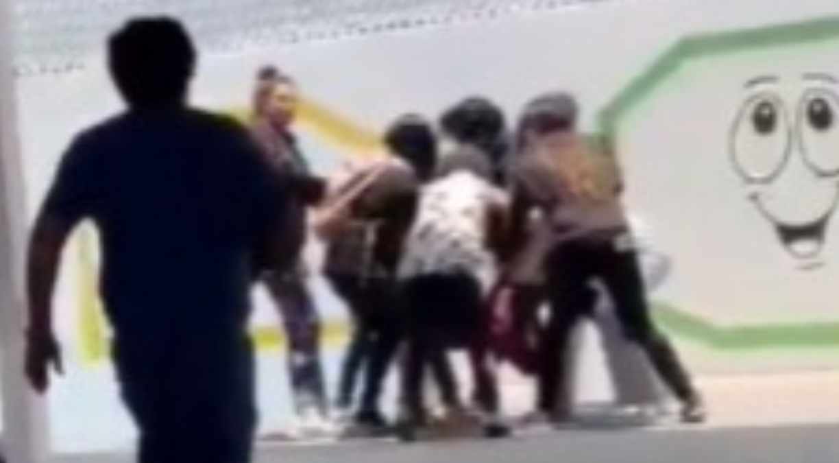 VIDEO: Conflicto en kínder de Hidalgo: madre y abuelita se golpean frente a niños