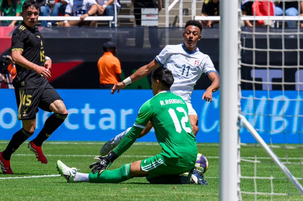 “Vi a un ‘Tri’ sin personalidad: Javier Aguirre tras goleada ante Suiza