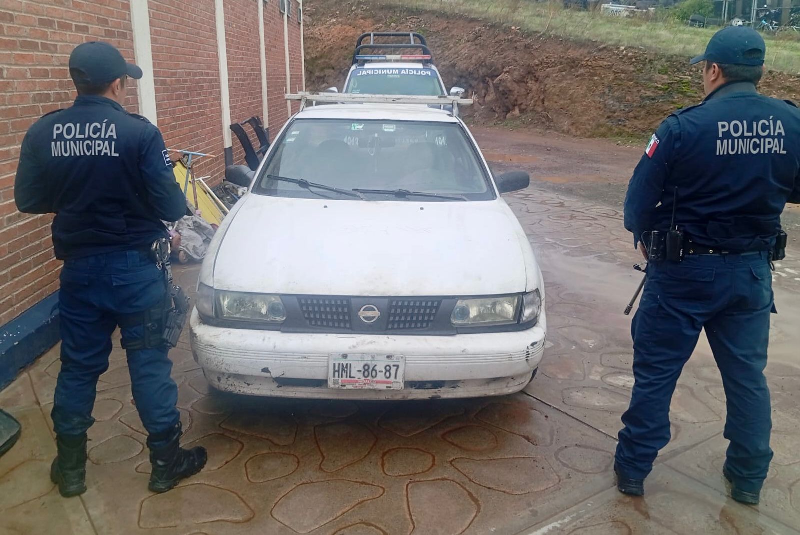 Roban auto en Tulancingo; policías lo recuperan en Cuautepec 10 minutos después