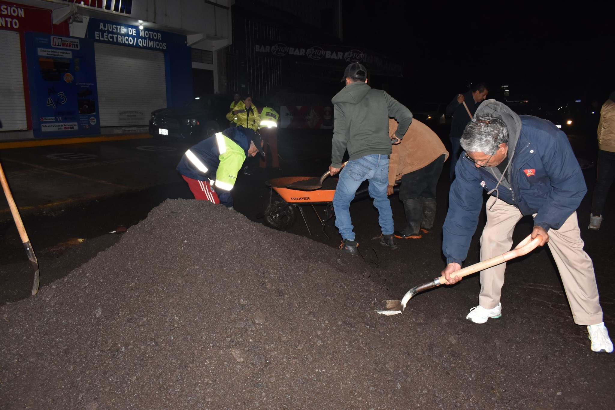 Santiago Tulantepec: bachean entrada principal en plena temporada de lluvias