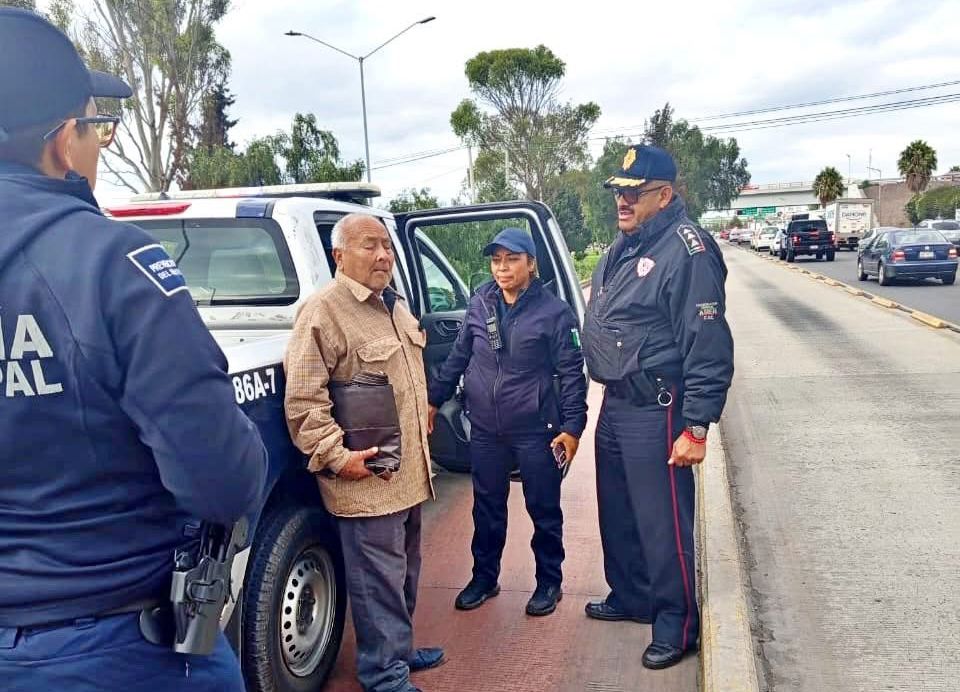 ¡Lo dejó sin dinero y sin ayuda! Taxista en Pachuca asalta a adulto mayor y lo abandona