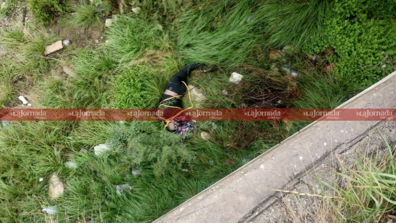 Villa de Tezontepec: hallan cuerpo sin vida, amarrado entre matorrales