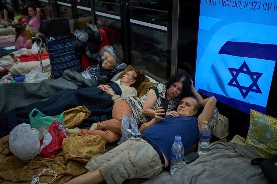 Trump exige rendición de Irán y enfrenta rebelión de sus aliados más cercanos