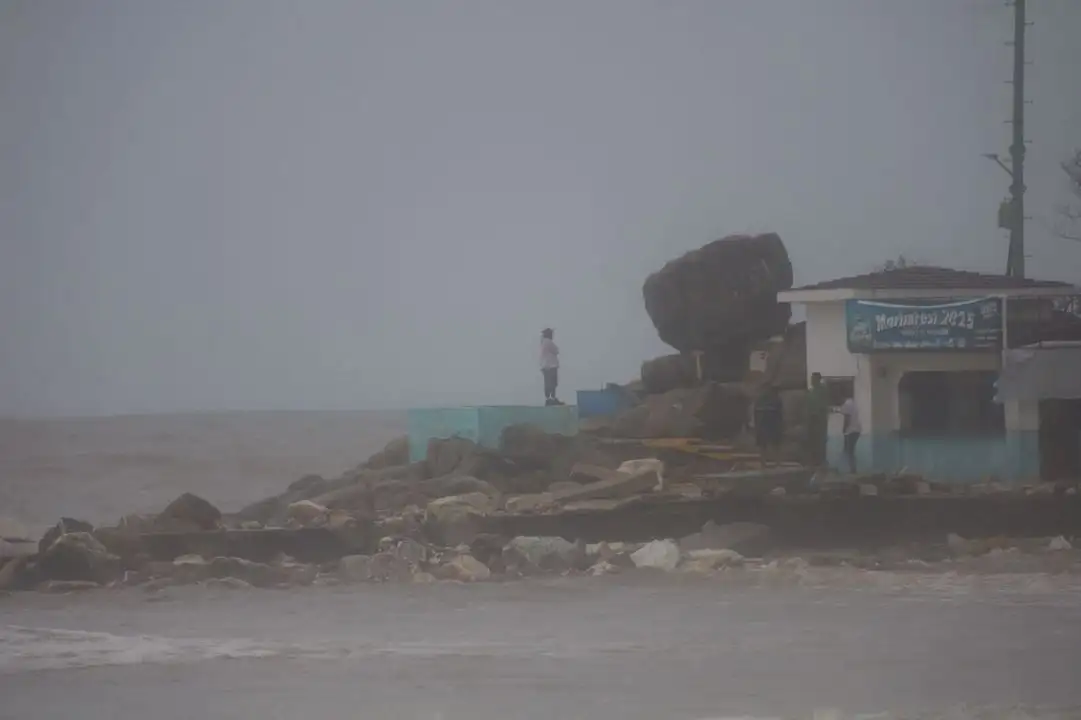 Lluvias intensas por Erick afectarán Guerrero y Michoacán: alerta continúa