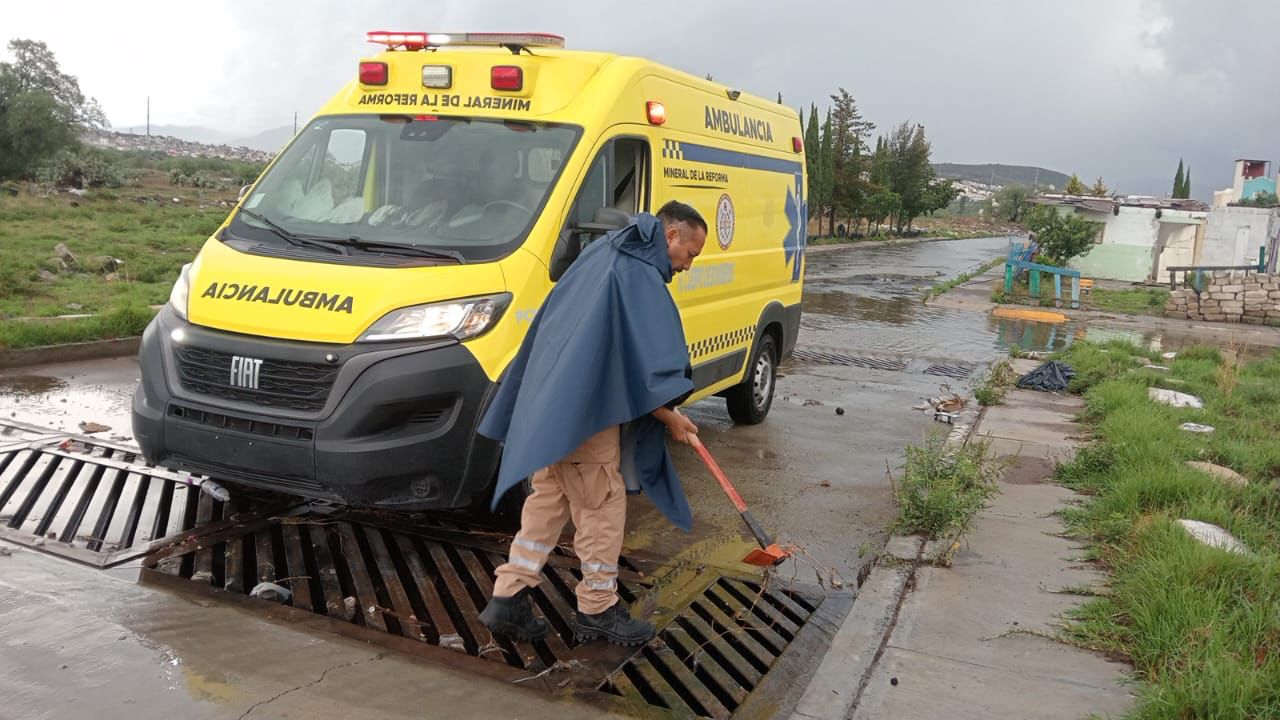 Lluvias en Mineral de la Reforma provocan encharcamientos e inundaciones