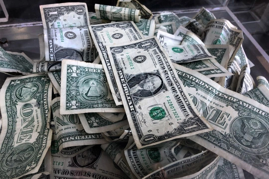 Senado de EU ajusta impuesto a remesas; sería de 1%