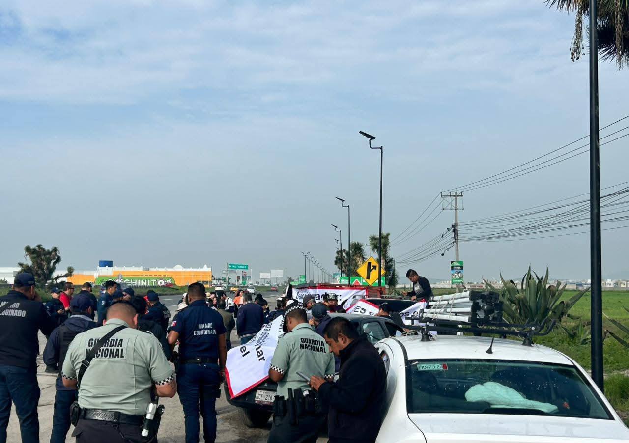 ¿Hay bloqueo en la México-Pachuca? Comerciantes de Acayuca inician protesta