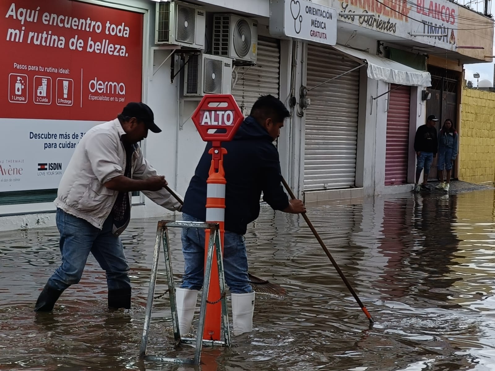 Fuertes lluvias provocan inundaciones en Tlaxcoapan